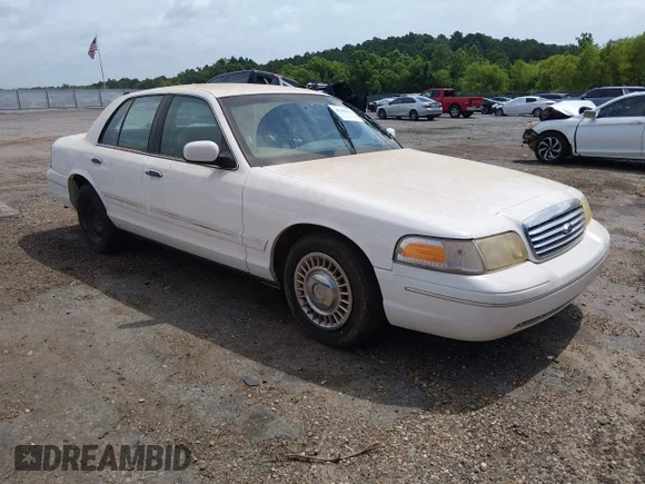 ✅ 2001 Ford Crown Victoria • VIN: 2FAFP73W21X121572 • Лот: 45443274. Опубликован ранее на IAAI с пробегом 224 481 миль. Бесплатный доступ к архиву аукционных продаж из США и подробный отчёт об истории автомобиля на DreamBid. Изображение 1.