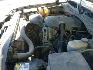 ✅ 2005 Chevrolet Silverado 1500 LT • VIN: 2GCEC13T651328172 • Lot: 43767608. Listed on IAAI with 283,773 mi. Free auction sales archive from the USA and detailed vehicle history report at DreamBid. Image 12.