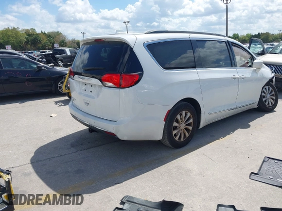 ✅ 2017 Chrysler Pacifica Touring L • VIN: 2C4RC1BG4HR593989 • Lot: 44595496. Wystawiony na IAAI z przebiegiem 153 391 mil. Bezpłatny archiwum sprzedaży aukcyjnych z USA i szczegółowy raport historii pojazdu na DreamBid. Zdjęcie 4.