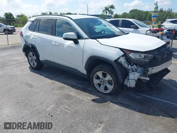 ✅ 2020 Toyota RAV4 XLE • VIN: 2T3W1RFV2LC050480 • Lot: 44901085. Listed on IAAI with 67,182 mi. Free auction sales archive from the USA and detailed vehicle history report at DreamBid. Image 1.