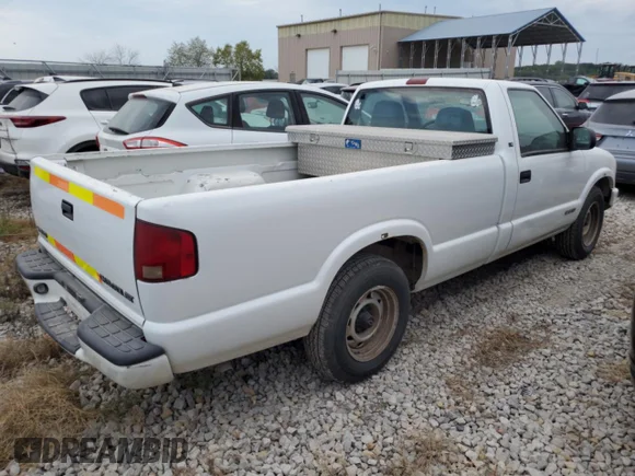 ✅ 2000 Chevrolet S-10 LS • VIN: 1GCCS14W9Y8207317 • Lot: 67710324. Listed on Copart with 176,035 mi. Free auction sales archive from the USA and detailed vehicle history report at DreamBid. Image 3.
