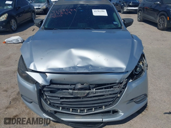 ✅ 2018 Mazda 3 Touring • VIN: 3MZBN1L38JM267839 • Lot: 44702506. Wystawiony na IAAI z przebiegiem 104 863 mil. Bezpłatny archiwum sprzedaży aukcyjnych z USA i szczegółowy raport historii pojazdu na DreamBid. Zdjęcie 6.