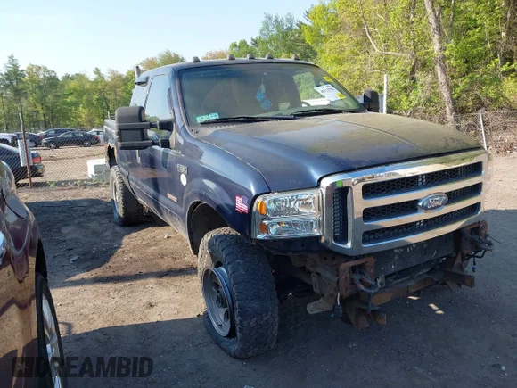 ✅ 2003 Ford F-250 XL • VIN: 1FTNX21PX3ED45603 • Lot: 45112786. Wystawiony na IAAI z przebiegiem 235 994 mil. Bezpłatny archiwum sprzedaży aukcyjnych z USA i szczegółowy raport historii pojazdu na DreamBid. Zdjęcie 1.