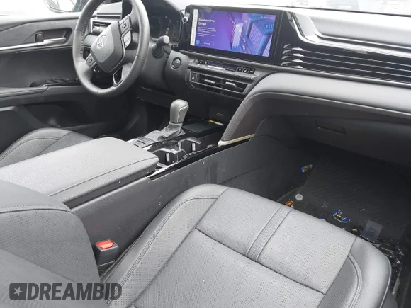 ✅ 2025 Toyota Camry LE • VIN: 4T1DAACK9SU132490 • Lot: 45028260. Wystawiony na IAAI z przebiegiem 50 437 mil. Bezpłatny archiwum sprzedaży aukcyjnych z USA i szczegółowy raport historii pojazdu na DreamBid. Zdjęcie 5.