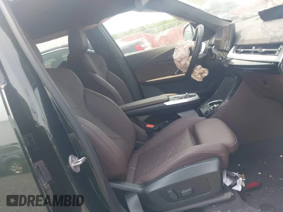 ✅ 2023 BMW X1 xDrive28i • VIN: WBX73EF04P5W81533 • Lot: 44619739. Wystawiony na IAAI z przebiegiem 14 820 mil. Bezpłatny archiwum sprzedaży aukcyjnych z USA i szczegółowy raport historii pojazdu na DreamBid. Zdjęcie 5.