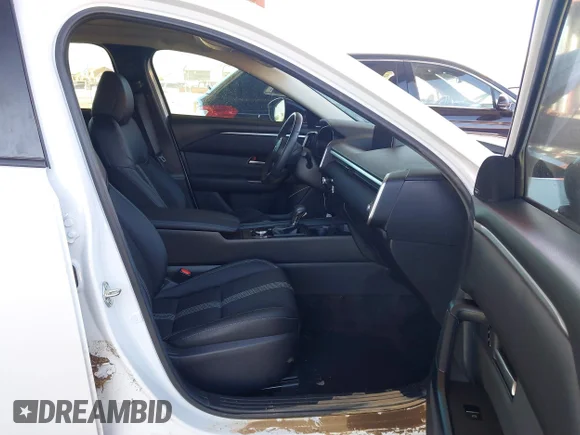 ✅ 2025 Mazda CX-50 S Premium • VIN: 7MMVABDM4SN311710 • Лот: 43368367. Опубліковано раніше на IAAI з пробігом Не вказано. Безкоштовний доступ до архіву аукціонних продажів зі США та докладний звіт про історію автомобіля на DreamBid. Зображення 5.