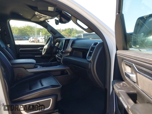 ✅ 2024 Ram 1500 Laramie • VIN: 1C6RREJT2RN220315 • Lot: 45006328. Wystawiony na IAAI z przebiegiem 49 228 mil. Bezpłatny archiwum sprzedaży aukcyjnych z USA i szczegółowy raport historii pojazdu na DreamBid. Zdjęcie 5.
