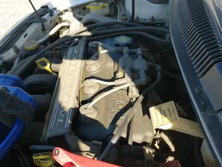 ✅ 2000 Plymouth Neon Highline • VIN: 1P3ES46C4YD777567 • Lot: 41541695. Wystawiony na IAAI z przebiegiem 114 275 mil. Bezpłatny archiwum sprzedaży aukcyjnych z USA i szczegółowy raport historii pojazdu na DreamBid. Zdjęcie 12.