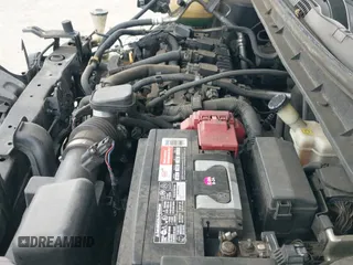 ✅ 2018 Nissan Kicks SR • VIN: 3N1CP5CU7JL497494 • Lot: 41920479. Wystawiony na IAAI z przebiegiem 159 697 mil. Bezpłatny archiwum sprzedaży aukcyjnych z USA i szczegółowy raport historii pojazdu na DreamBid. Zdjęcie 20.