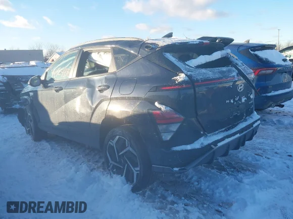✅ 2025 Hyundai Kona N Line S • VIN: KM8HBCA3XSU199735 • Lot: 44124970. Wystawiony na IAAI z przebiegiem 42 473 mil. Bezpłatny archiwum sprzedaży aukcyjnych z USA i szczegółowy raport historii pojazdu na DreamBid. Zdjęcie 3.