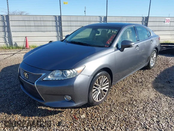 ✅ 2013 Lexus ES 250 • VIN: JTHBK1GG5D2015985 • Лот: 44581032. Опубликован ранее на IAAI с пробегом 155 423 миль. Бесплатный доступ к архиву аукционных продаж из США и подробный отчёт об истории автомобиля на DreamBid. Изображение 2.