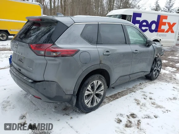 ✅ 2023 Nissan Rogue SV • VIN: JN8BT3BBXPW492421 • Lot: 44357839. Wystawiony na IAAI z przebiegiem 37 337 mil. Bezpłatny archiwum sprzedaży aukcyjnych z USA i szczegółowy raport historii pojazdu na DreamBid. Zdjęcie 4.