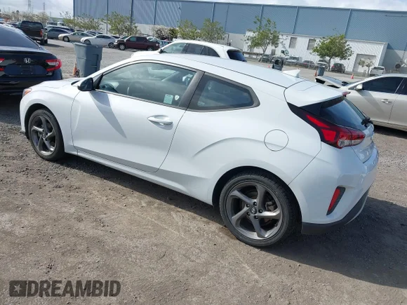 ✅ 2019 Hyundai Veloster 2.0 • VIN: KMHTG6AF4KU019642 • Lot: 41885392. Wystawiony na IAAI z przebiegiem 96 340 mil. Bezpłatny archiwum sprzedaży aukcyjnych z USA i szczegółowy raport historii pojazdu na DreamBid. Zdjęcie 3.