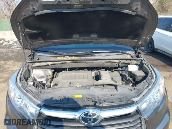 ✅ 2016 Toyota Highlander LE Plus • VIN: 5TDZKRFH8GS179012 • Lot: 44362620. Wystawiony na IAAI z przebiegiem 87 482 mil. Bezpłatny archiwum sprzedaży aukcyjnych z USA i szczegółowy raport historii pojazdu na DreamBid. Zdjęcie 10.