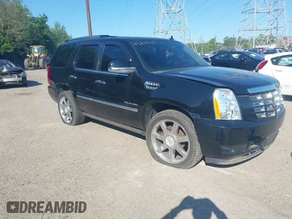 ✅ 2011 Cadillac Escalade Premium • VIN: 1GYS4CEFXBR357822 • Лот: 45268179. Опубликован ранее на IAAI с пробегом 195 707 миль. Бесплатный доступ к архиву аукционных продаж из США и подробный отчёт об истории автомобиля на DreamBid. Изображение 1.