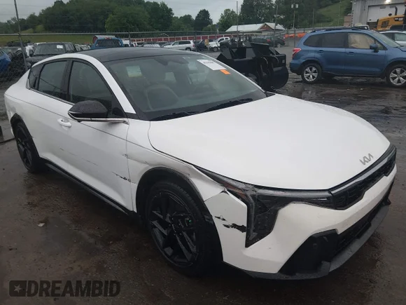 ✅ 2025 Kia K4 GT-Line Turbo • VIN: 3KPFW4DC9SE070465 • Lot: 45195087. Wystawiony na IAAI z przebiegiem 28 911 mil. Bezpłatny archiwum sprzedaży aukcyjnych z USA i szczegółowy raport historii pojazdu na DreamBid. Zdjęcie 1.