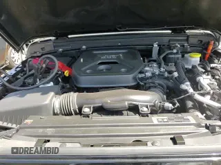 ✅ 2022 Jeep Wrangler Unlimited Sahara High Altitude • VIN: 1C4JJXP63NW239633 • Лот: 54227815. Опубликован ранее на Copart с пробегом 21 906 миль. Бесплатный доступ к архиву аукционных продаж из США и подробный отчёт об истории автомобиля на DreamBid. Изображение 13.