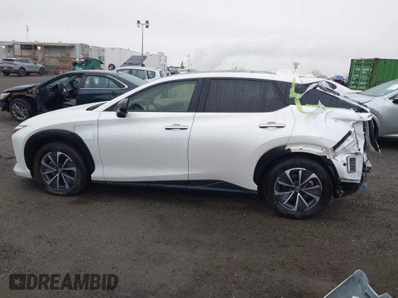 ✅ 2024 Lexus RZ 300e Premium • VIN: JTJABABB9RA004913 • Lot: 41914300. Listed on IAAI with 6,898 mi. Free auction sales archive from the USA and detailed vehicle history report at DreamBid. Image 14.