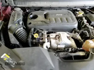 ✅ 2019 Jeep Cherokee Altitude • VIN: 1C4PJMLN9KD492310 • Lot: 54494755. Wystawiony na Copart z przebiegiem 109 733 mil. Bezpłatny archiwum sprzedaży aukcyjnych z USA i szczegółowy raport historii pojazdu na DreamBid. Zdjęcie 16.