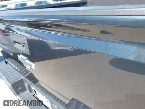 ✅ 2017 Chevrolet Silverado 1500 LT • VIN: 3GCUKREC0HG404040 • Lot: 44723246. Wystawiony na IAAI z przebiegiem Nie podano. Bezpłatny archiwum sprzedaży aukcyjnych z USA i szczegółowy raport historii pojazdu na DreamBid. Zdjęcie 6.