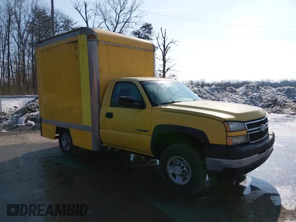 ✅ 2006 Chevrolet Silverado 2500HD • VIN: 1GBHK24U76E172404 • Лот: 44320958. Опубліковано раніше на IAAI з пробігом 118 801 миль. Безкоштовний доступ до архіву аукціонних продажів зі США та докладний звіт про історію автомобіля на DreamBid. Зображення 1.