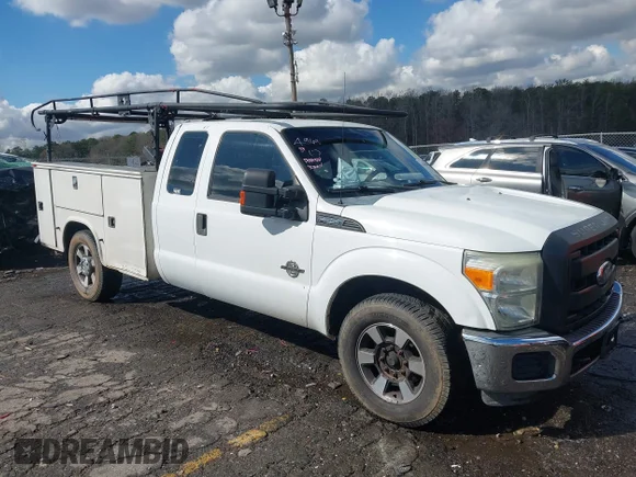✅ 2011 Ford F-250 XL • VIN: 1FT7X2AT5BEC33148 • Lot: 44493018. Wystawiony na IAAI z przebiegiem 555 687 mil. Bezpłatny archiwum sprzedaży aukcyjnych z USA i szczegółowy raport historii pojazdu na DreamBid. Zdjęcie 1.