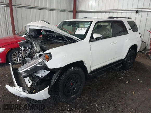✅ 2024 Toyota 4Runner TRD Off Road Premium • VIN: JTERU5JR2R6242123 • Lot: 43308375. Wystawiony na IAAI z przebiegiem 45 743 mil. Bezpłatny archiwum sprzedaży aukcyjnych z USA i szczegółowy raport historii pojazdu na DreamBid. Zdjęcie 2.
