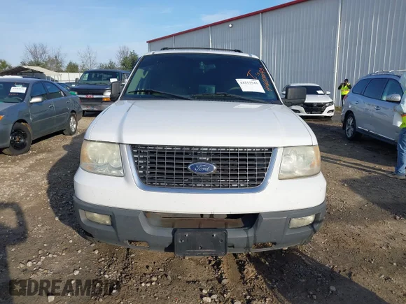 ✅ 2003 Ford Expedition Special Service • VIN: 1FMRU15W13LC02102 • Lot: 44213543. Listed on IAAI with 286,922 mi. Free auction sales archive from the USA and detailed vehicle history report at DreamBid. Image 6.