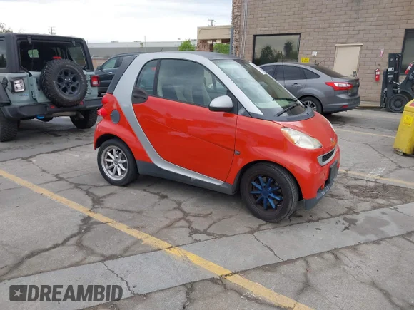 ✅ 2008 Smart fortwo Pure • VIN: WMEEJ31X78K108472 • Лот: 44739821. Опубліковано раніше на IAAI з пробігом 165 772 миль. Безкоштовний доступ до архіву аукціонних продажів зі США та докладний звіт про історію автомобіля на DreamBid. Зображення 1.