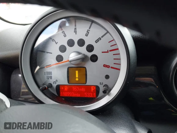 ✅ 2009 MINI Hardtop S • VIN: WMWMF73589TW88161 • Лот: 41624153. Опубликован ранее на IAAI с пробегом 118 993 миль. Бесплатный доступ к архиву аукционных продаж из США и подробный отчёт об истории автомобиля на DreamBid. Изображение 7.