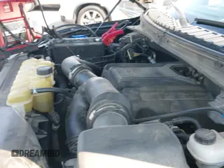 ✅ 2019 Ford Expedition Max Limited • VIN: 1FMJK2AT0KEA72871 • Lot: 43133248. Wystawiony na IAAI z przebiegiem 78 111 mil. Bezpłatny archiwum sprzedaży aukcyjnych z USA i szczegółowy raport historii pojazdu na DreamBid. Zdjęcie 19.