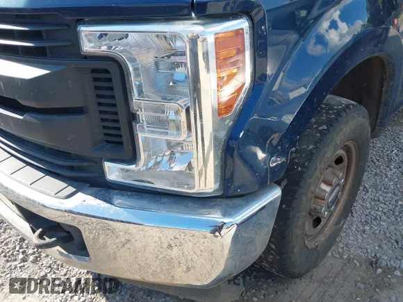 ✅ 2017 Ford F-250 XLT • VIN: 1FT7W2A62HEE73974 • Lot: 45584648. Wystawiony na IAAI z przebiegiem 196 868 mil. Bezpłatny archiwum sprzedaży aukcyjnych z USA i szczegółowy raport historii pojazdu na DreamBid. Zdjęcie 6.