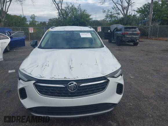 ✅ 2022 Buick Envision Essence • VIN: LRBFZNR49ND137925 • Lot: 44220573. Wystawiony na IAAI z przebiegiem 45 269 mil. Bezpłatny archiwum sprzedaży aukcyjnych z USA i szczegółowy raport historii pojazdu na DreamBid. Zdjęcie 6.