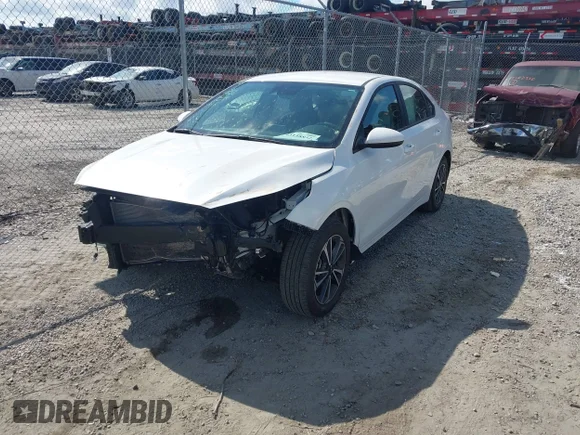 ✅ 2024 Kia Forte LXS • VIN: 3KPF24AD9RE706207 • Lot: 45158832. Wystawiony na IAAI z przebiegiem 46 347 mil. Bezpłatny archiwum sprzedaży aukcyjnych z USA i szczegółowy raport historii pojazdu na DreamBid. Zdjęcie 2.