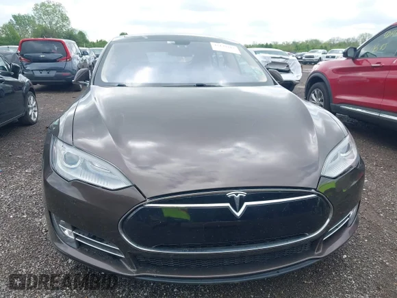 ✅ 2014 Tesla Model S 60 • VIN: 5YJSA1H19EFP51406 • Лот: 42179183. Опубликован ранее на IAAI с пробегом 157 000 миль. Бесплатный доступ к архиву аукционных продаж из США и подробный отчёт об истории автомобиля на DreamBid. Изображение 6.