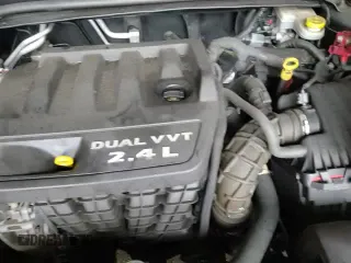 ✅ 2014 Dodge Avenger SXT • VIN: 1C3CDZCB4EN227807 • Lot: 84844044. Wystawiony na Copart z przebiegiem 82 936 mil. Bezpłatny archiwum sprzedaży aukcyjnych z USA i szczegółowy raport historii pojazdu na DreamBid. Zdjęcie 13.