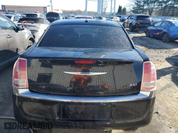 ✅ 2012 Chrysler 300 Limited • VIN: 2C3CCACG5CH273569 • Lot: 83052404. Wystawiony na Copart z przebiegiem 231 833 mil. Bezpłatny archiwum sprzedaży aukcyjnych z USA i szczegółowy raport historii pojazdu na DreamBid. Zdjęcie 6.