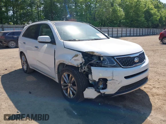 ✅ 2015 Kia Sorento SX Limited • VIN: 5XYKW4A77FG599900 • Lot: 44932598. Wystawiony na IAAI z przebiegiem 131 664 mil. Bezpłatny archiwum sprzedaży aukcyjnych z USA i szczegółowy raport historii pojazdu na DreamBid. Zdjęcie 6.