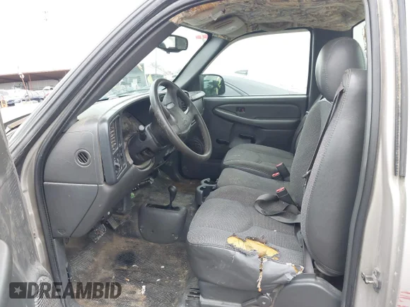 ✅ 2004 Chevrolet Silverado 1500 LS • VIN: 1GCEK14V24E177704 • Lot: 41920544. Wystawiony na IAAI z przebiegiem 252 200 mil. Bezpłatny archiwum sprzedaży aukcyjnych z USA i szczegółowy raport historii pojazdu na DreamBid. Zdjęcie 5.