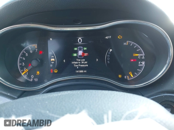 ✅ 2015 Jeep Grand Cherokee Altitude • VIN: 1C4RJFAG8FC821907 • Lot: 44373671. Wystawiony na IAAI z przebiegiem 141 986 mil. Bezpłatny archiwum sprzedaży aukcyjnych z USA i szczegółowy raport historii pojazdu na DreamBid. Zdjęcie 7.