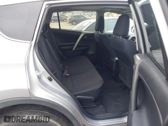 ✅ 2017 Toyota RAV4 XLE • VIN: 2T3WFREV5HW348708 • Lot: 44446553. Wystawiony na IAAI z przebiegiem 90 795 mil. Bezpłatny archiwum sprzedaży aukcyjnych z USA i szczegółowy raport historii pojazdu na DreamBid. Zdjęcie 8.