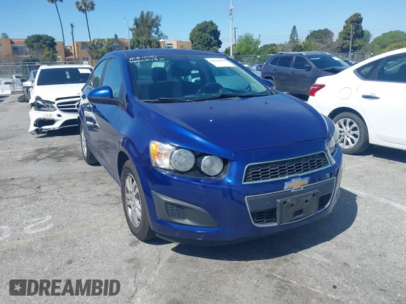 ✅ 2014 Chevrolet Sonic LT • VIN: 1G1JC5SG8E4122441 • Lot: 41816319. Wystawiony na IAAI z przebiegiem 113 909 mil. Bezpłatny archiwum sprzedaży aukcyjnych z USA i szczegółowy raport historii pojazdu na DreamBid. Zdjęcie 1.