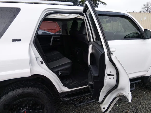 ✅ 2020 Toyota 4Runner TRD Off Road Premium • VIN: JTEBU5JR0L5747608 • Lot: 44220240. Wystawiony na IAAI z przebiegiem 94 354 mil. Bezpłatny archiwum sprzedaży aukcyjnych z USA i szczegółowy raport historii pojazdu na DreamBid. Zdjęcie 8.