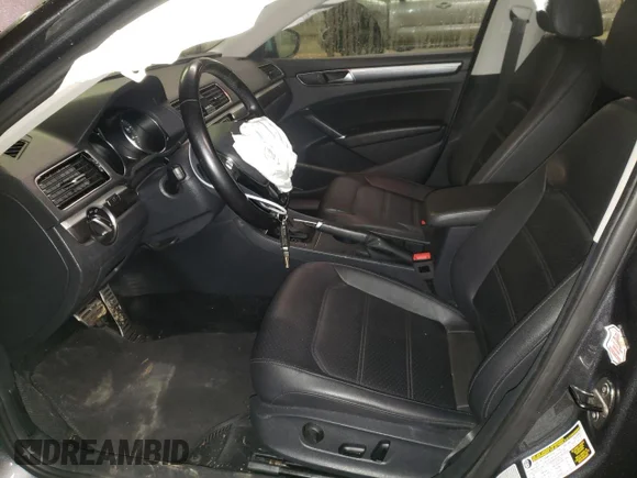 ✅ 2018 Volkswagen Passat S • VIN: 1VWAA7A37JC000819 • Lot: 70783802. Wystawiony na Copart z przebiegiem 78 232 mil. Bezpłatny archiwum sprzedaży aukcyjnych z USA i szczegółowy raport historii pojazdu na DreamBid. Zdjęcie 7.