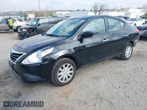 ✅ 2016 Nissan Versa S • VIN: 3N1CN7APXGL876223 • Lot: 44819406. Wystawiony na IAAI z przebiegiem 108 918 mil. Bezpłatny archiwum sprzedaży aukcyjnych z USA i szczegółowy raport historii pojazdu na DreamBid. Zdjęcie 2.