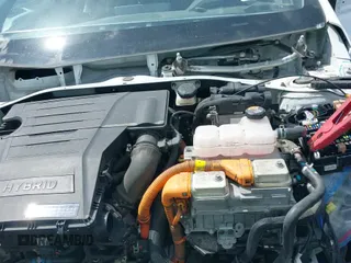 ✅ 2020 Hyundai Ioniq Limited • VIN: KMHC05LC3LU233962 • Lot: 41864980. Wystawiony na IAAI z przebiegiem 111 258 mil. Bezpłatny archiwum sprzedaży aukcyjnych z USA i szczegółowy raport historii pojazdu na DreamBid. Zdjęcie 21.