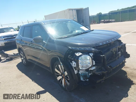 ✅ 2025 Mitsubishi Outlander SE • VIN: JA4J4VA89SZ053430 • Лот: 45309368. Опубликован ранее на IAAI с пробегом 5 057 миль. Бесплатный доступ к архиву аукционных продаж из США и подробный отчёт об истории автомобиля на DreamBid. Изображение 1.