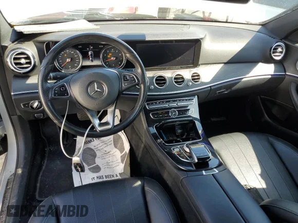 ✅ 2017 Mercedes-Benz E 300 Luxury • VIN: WDDZF4JB1HA014174 • Lot: 46212123. Wystawiony na Copart z przebiegiem 79 347 mil. Bezpłatny archiwum sprzedaży aukcyjnych z USA i szczegółowy raport historii pojazdu na DreamBid. Zdjęcie 8.