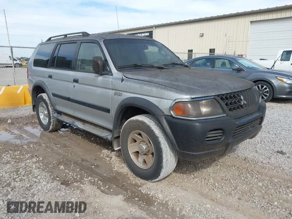 ✅ 2003 Mitsubishi Montero Sport ES • VIN: JA4LS21H83J008850 • Лот: 43470783. Опубликован ранее на IAAI с пробегом 210 580 миль. Бесплатный доступ к архиву аукционных продаж из США и подробный отчёт об истории автомобиля на DreamBid. Изображение 1.