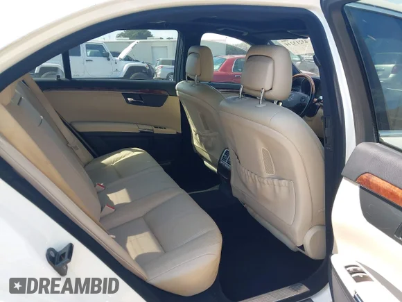 ✅ 2009 Mercedes-Benz S 550 • VIN: WDDNG71X29A268339 • Lot: 43213244. Wystawiony na IAAI z przebiegiem 235 380 mil. Bezpłatny archiwum sprzedaży aukcyjnych z USA i szczegółowy raport historii pojazdu na DreamBid. Zdjęcie 8.